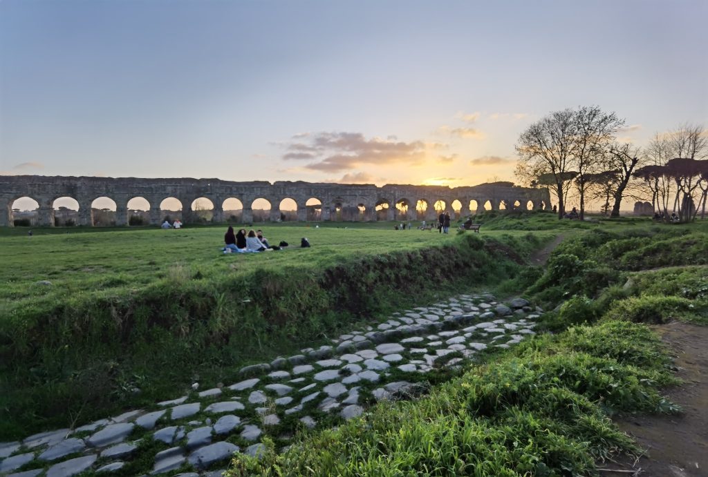 Aqueducs romains dans le Parc des Aqueducs à Rome