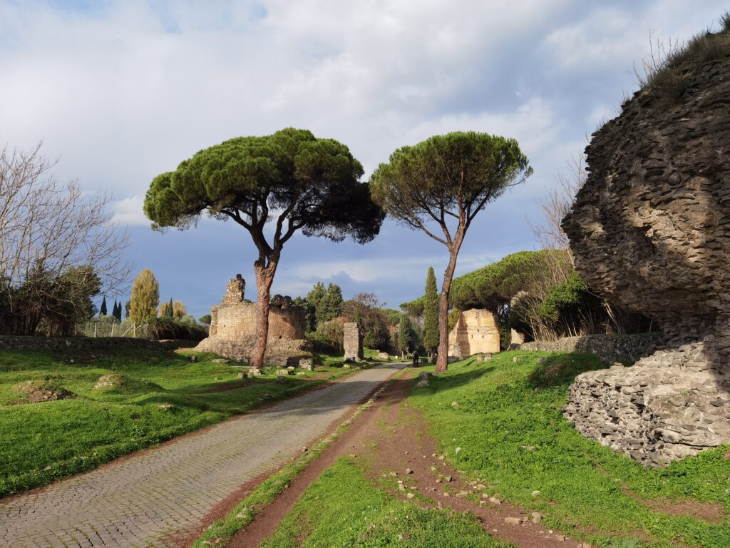 Via Appia Antica à Rome avec ses pavés antiques