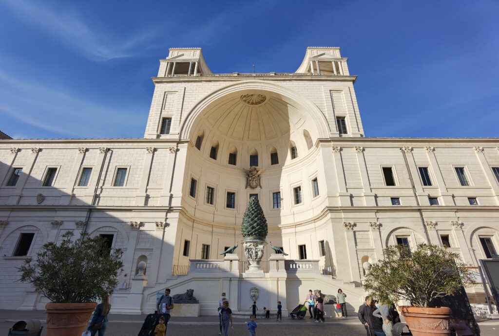 Vatican à Rome – Cortile de la Pigne